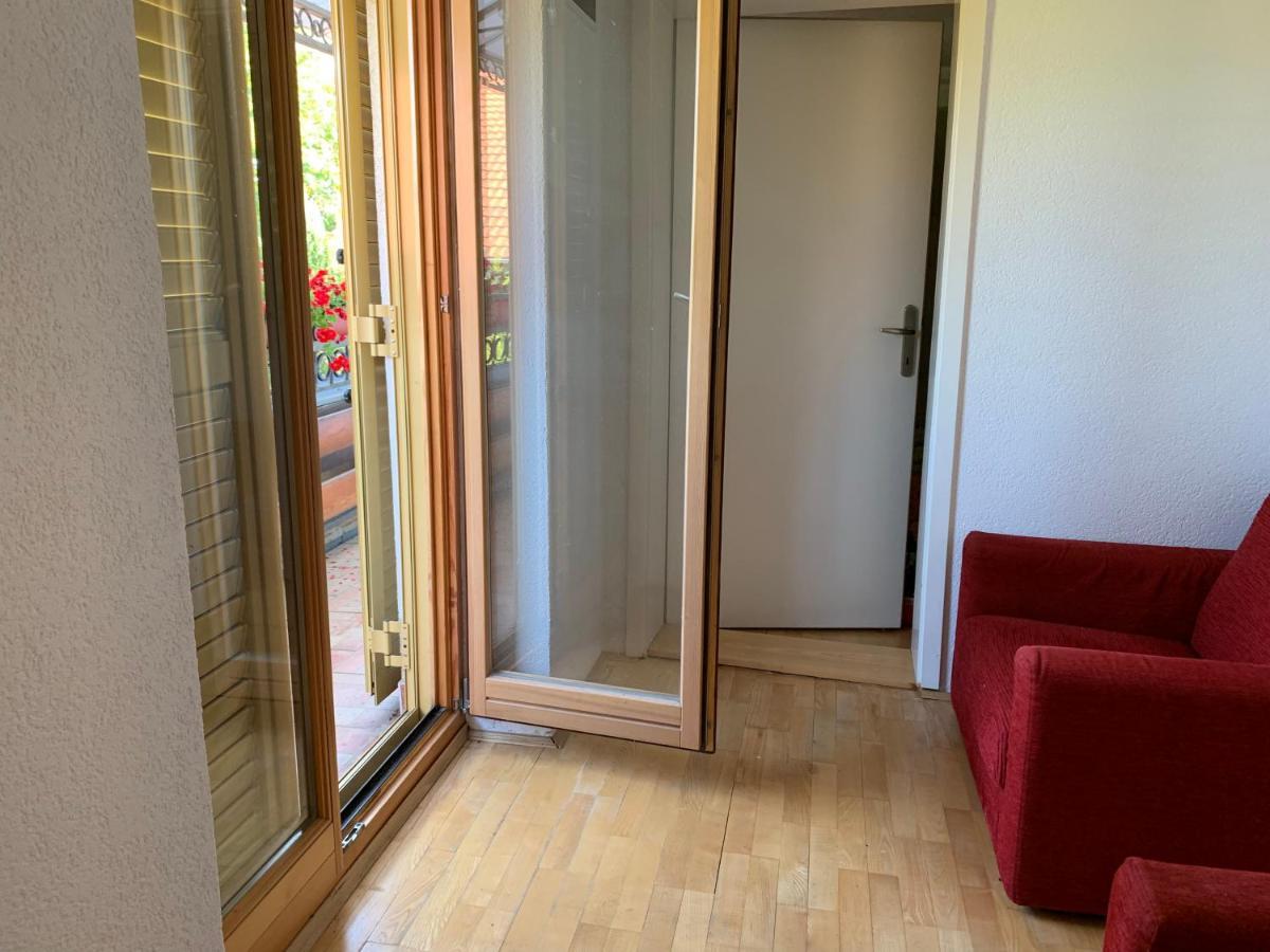 Hostal Domacinstvo Bakic Irig Exterior foto