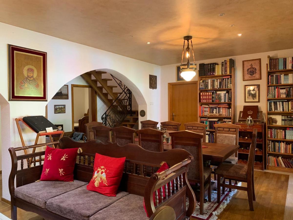 Hostal Domacinstvo Bakic Irig Exterior foto