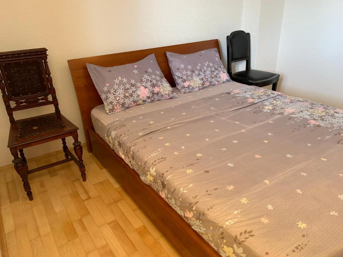 Hostal Domacinstvo Bakic Irig Exterior foto